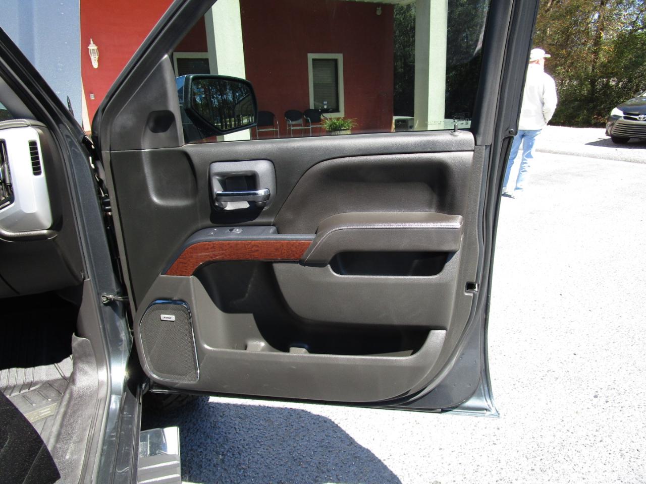 GMC Sierra 1500 4WD Crew Cab 143.5" SLT 2017