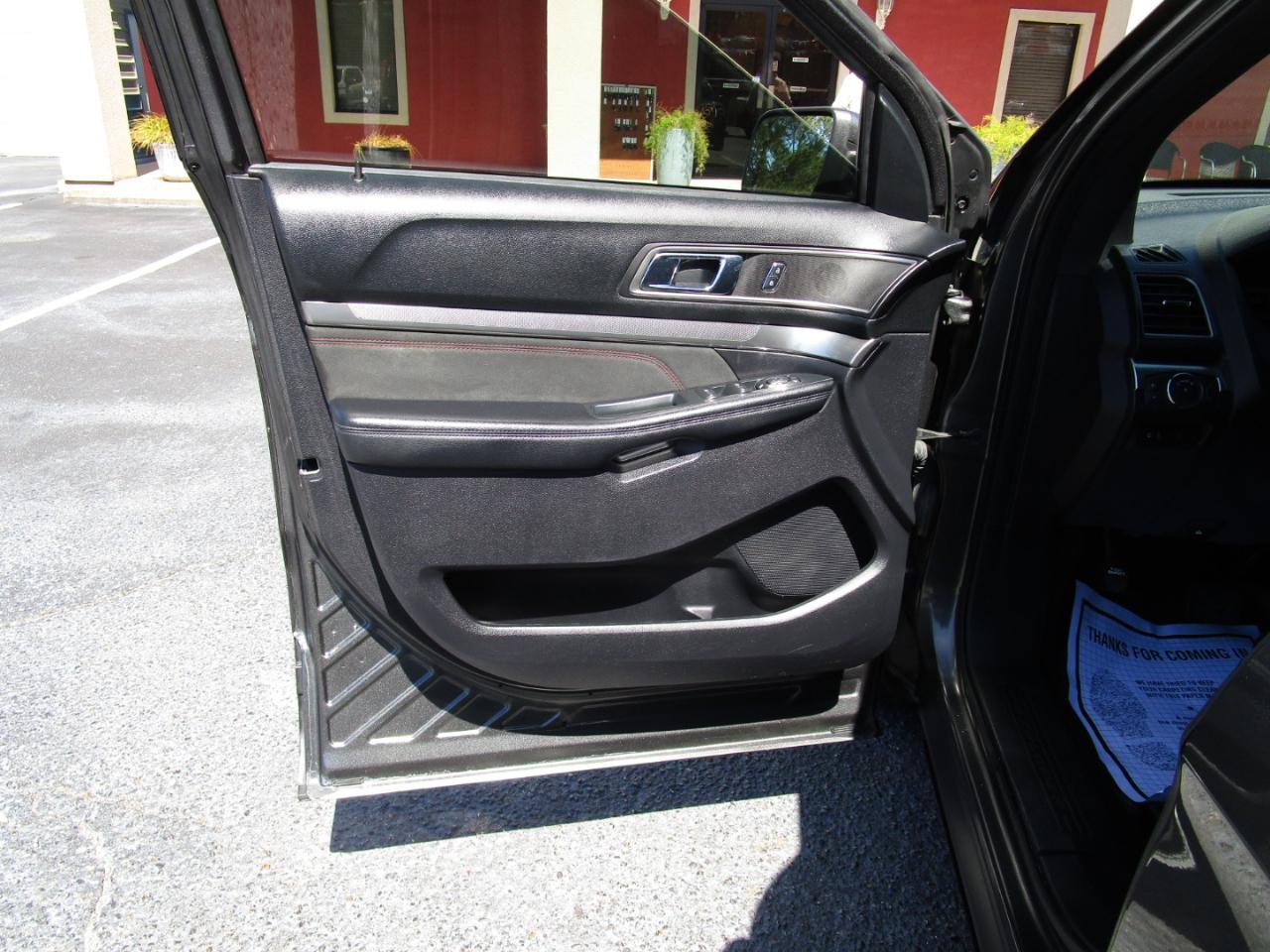 Ford Explorer XLT FWD 2019