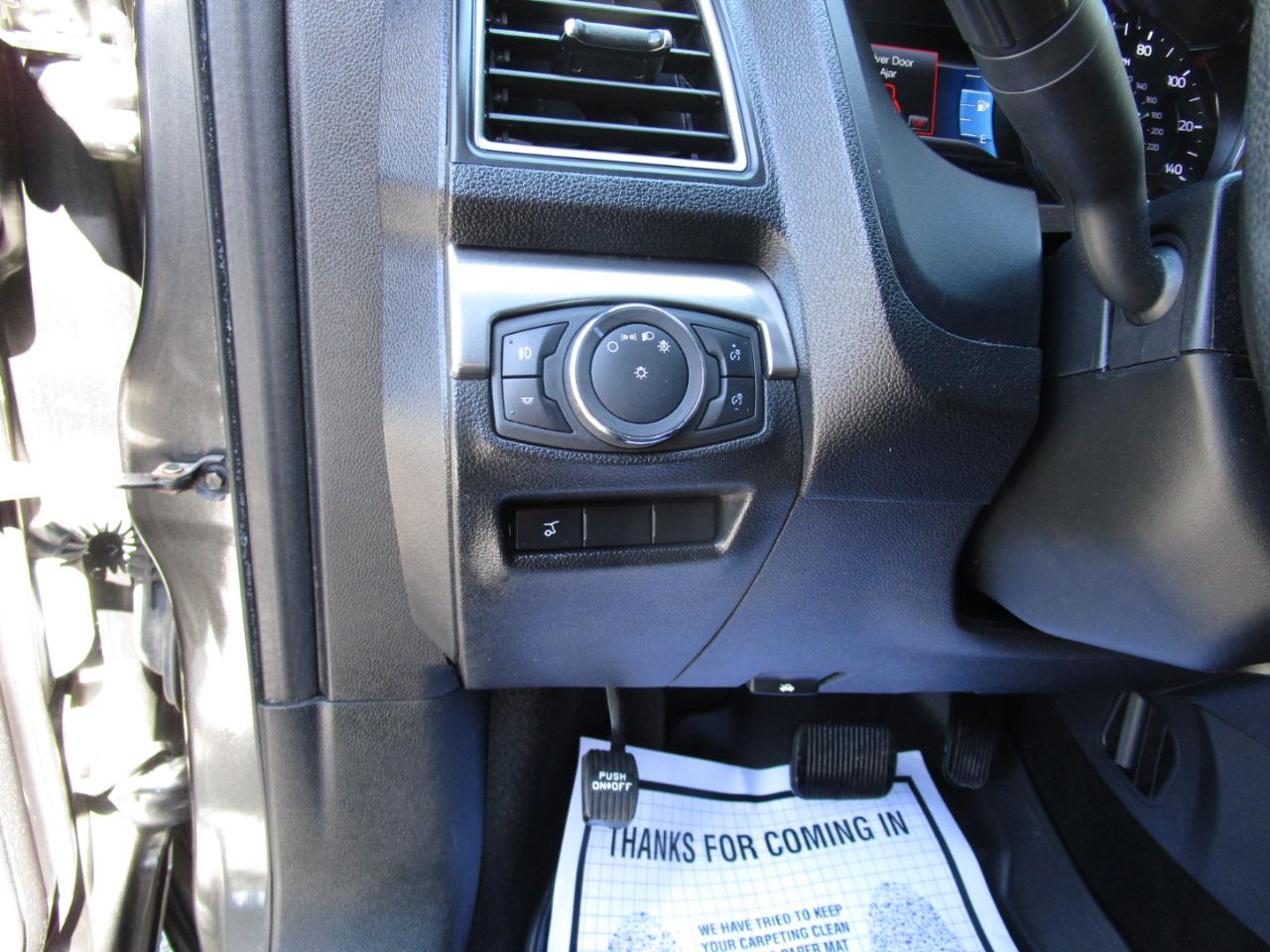 Ford Explorer XLT FWD 2019