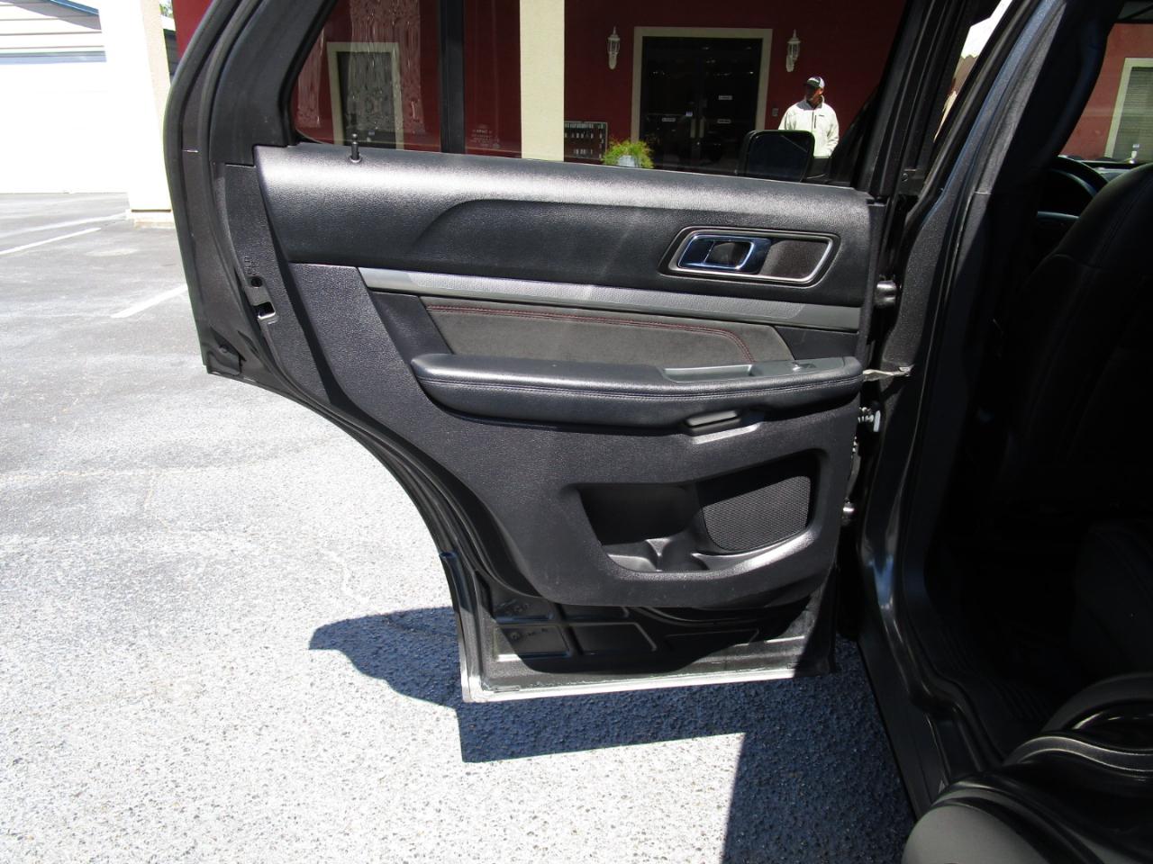 Ford Explorer XLT FWD 2019