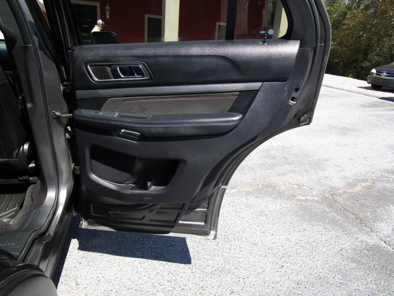 Ford Explorer XLT FWD 2019