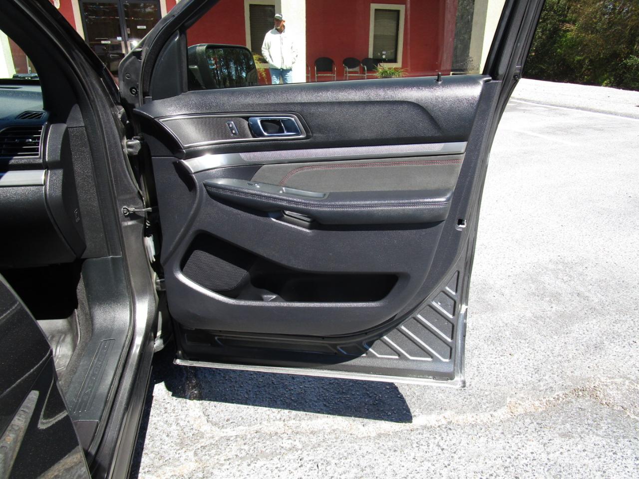 Ford Explorer XLT FWD 2019