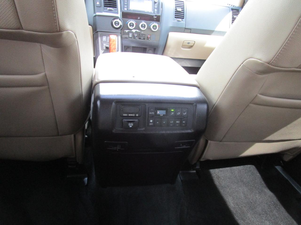 Toyota Sequoia Platinum RWD (Natl) 2018