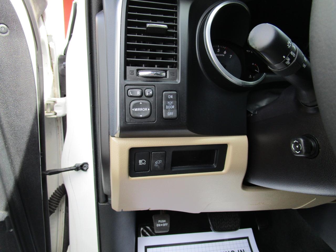 Toyota Sequoia Platinum RWD (Natl) 2018