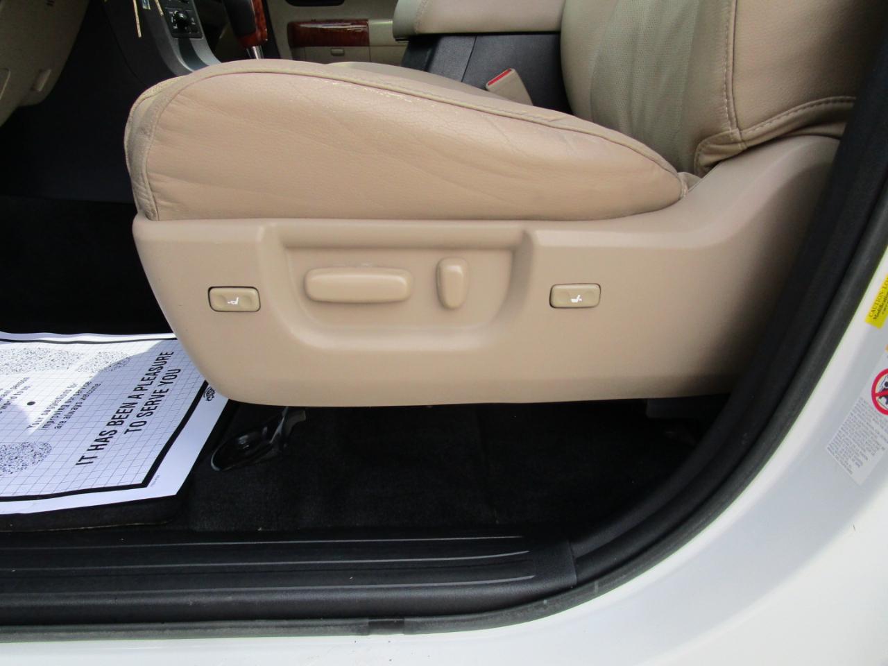 Toyota Sequoia Platinum RWD (Natl) 2018