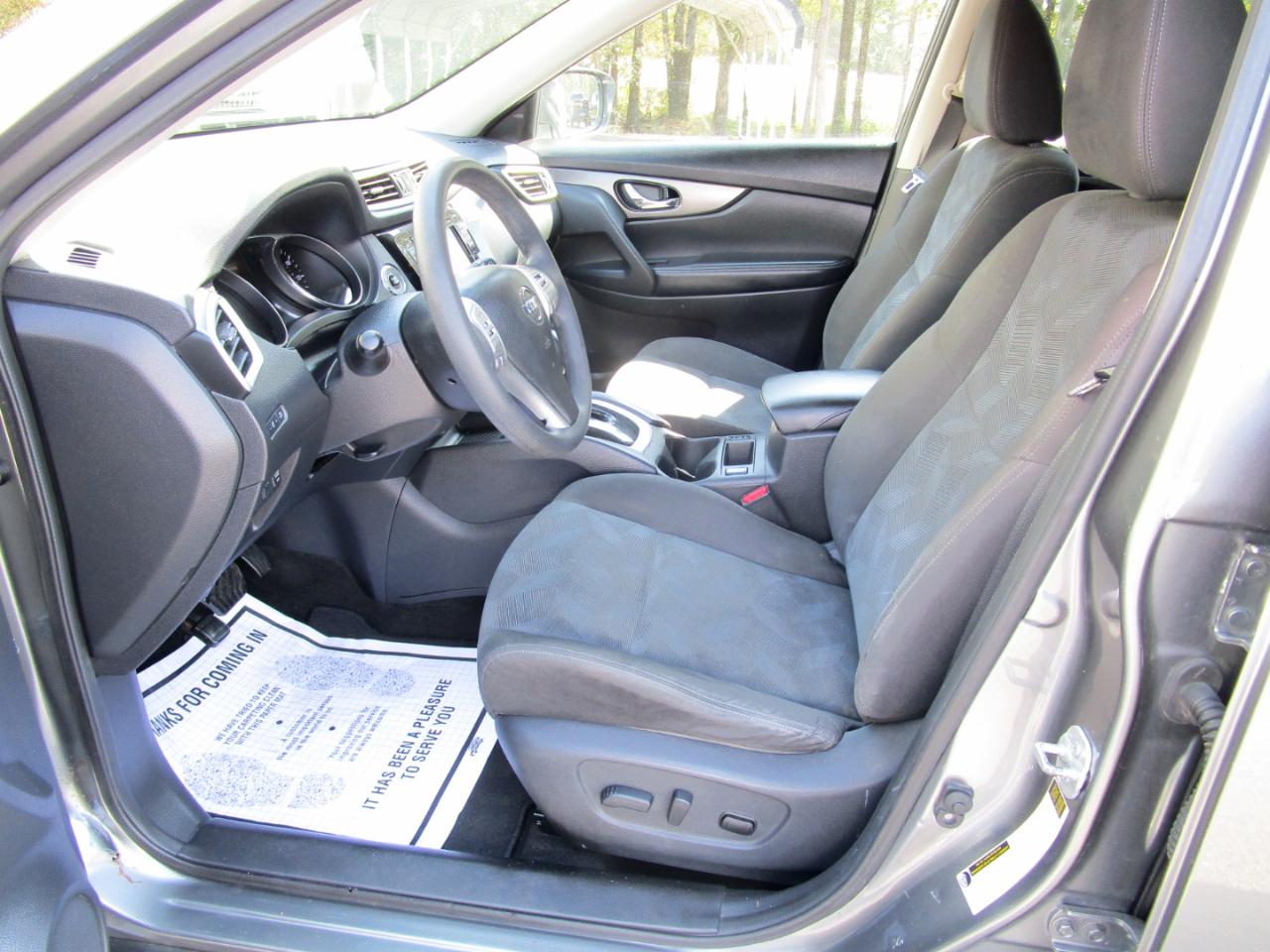 Nissan Rogue FWD 4dr SV 2015