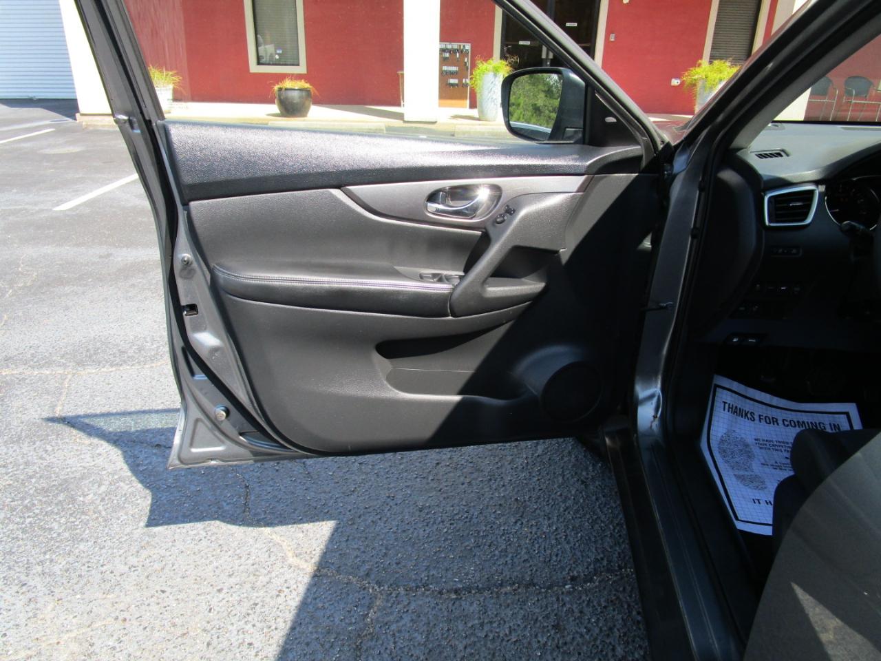 Nissan Rogue FWD 4dr SV 2015