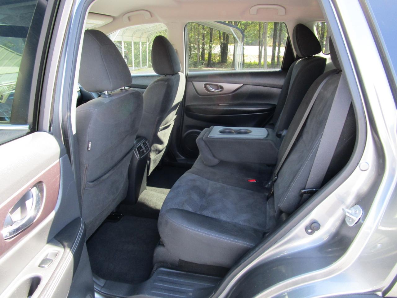 Nissan Rogue FWD 4dr SV 2015