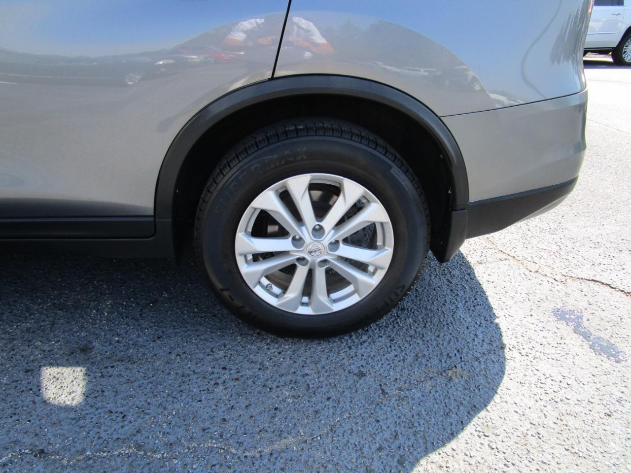 Nissan Rogue FWD 4dr SV 2015