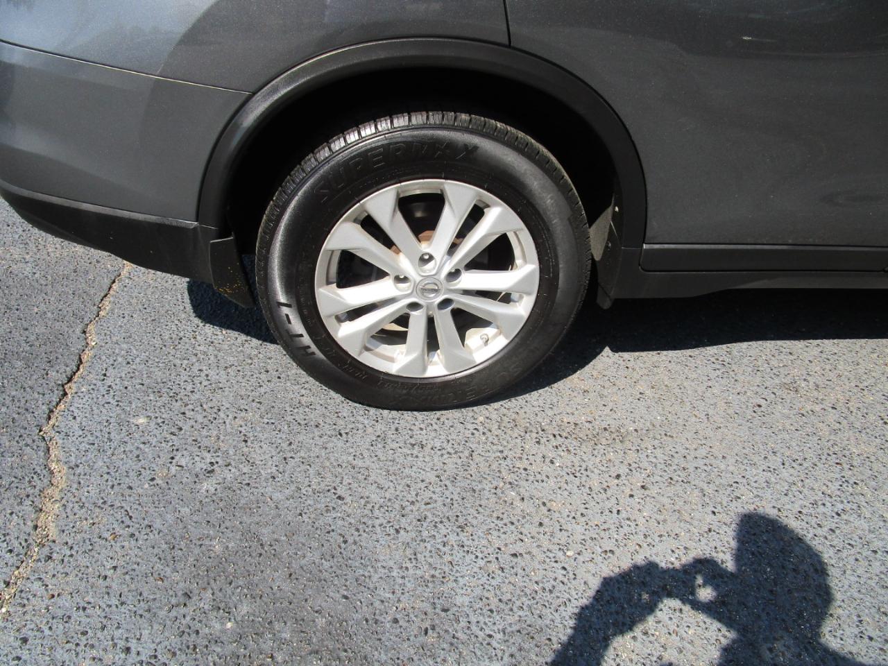 Nissan Rogue FWD 4dr SV 2015