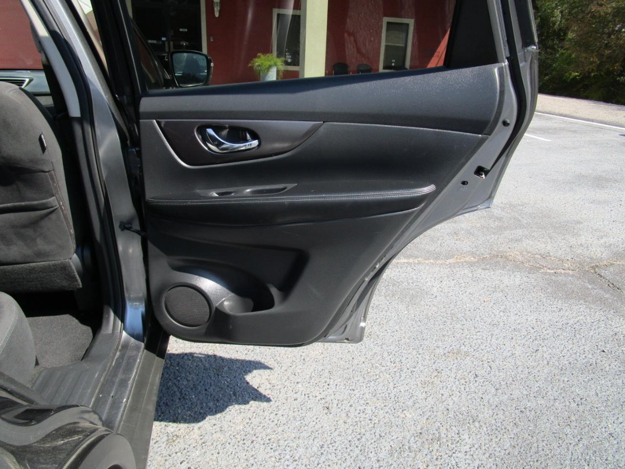 Nissan Rogue FWD 4dr SV 2015