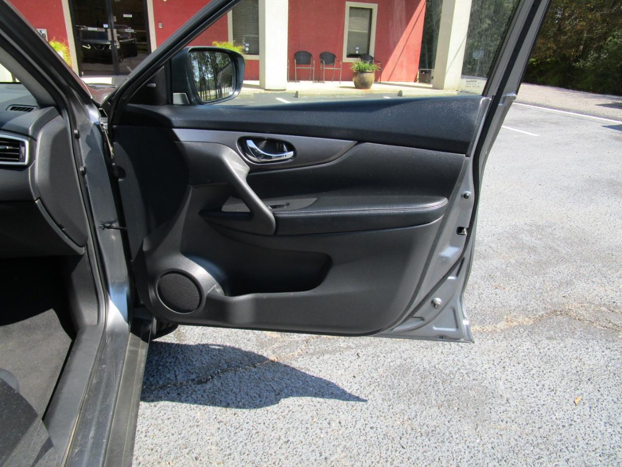 Nissan Rogue FWD 4dr SV 2015