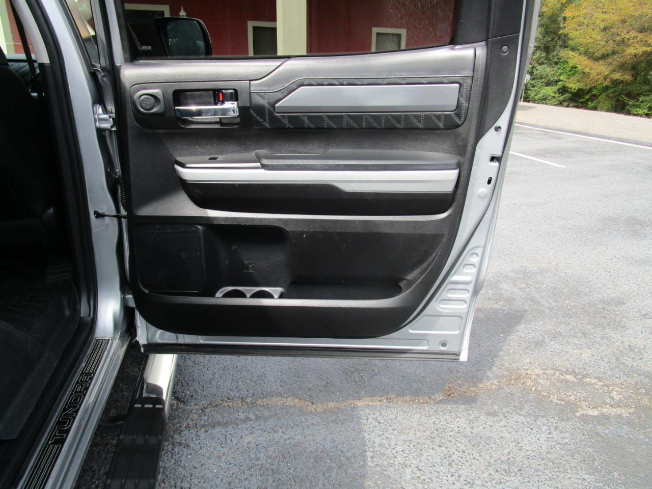 Toyota Tundra 4WD Platinum CrewMax 5.5' Bed (Natl) 2021