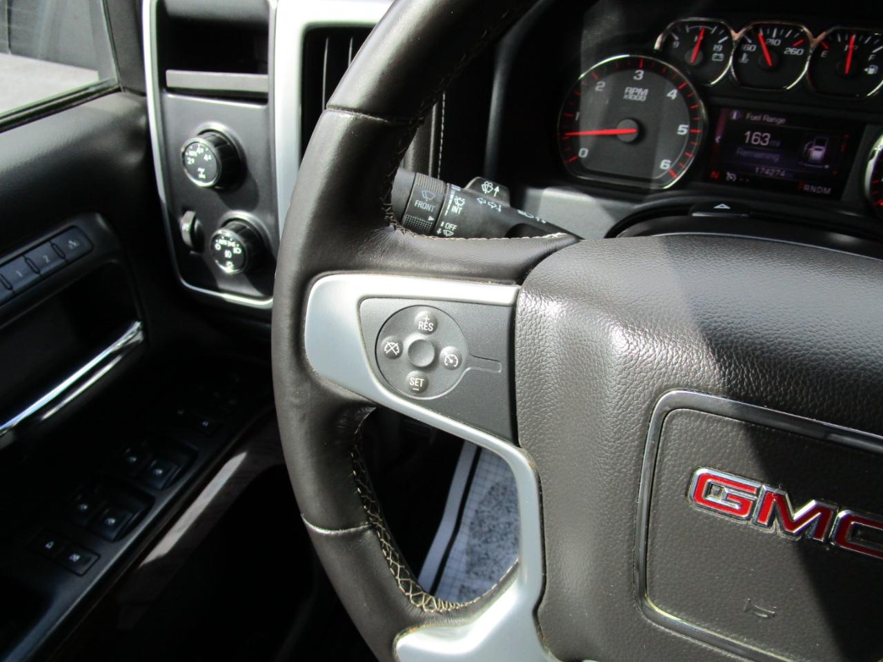 GMC Sierra 1500 4WD Crew Cab 143.5" SLT 2016