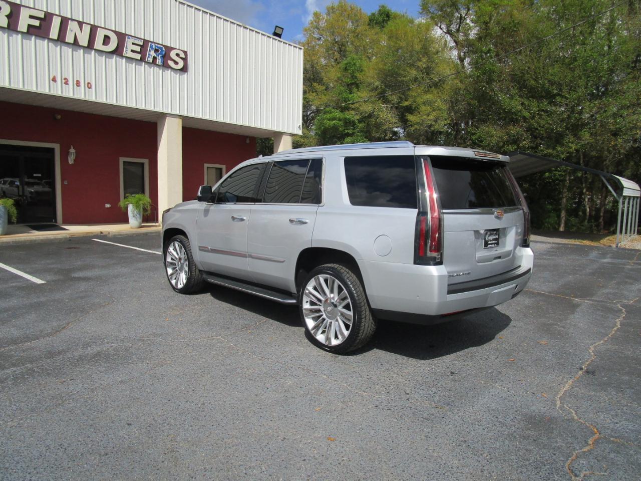 Cadillac Escalade 2WD 4dr Luxury 2020