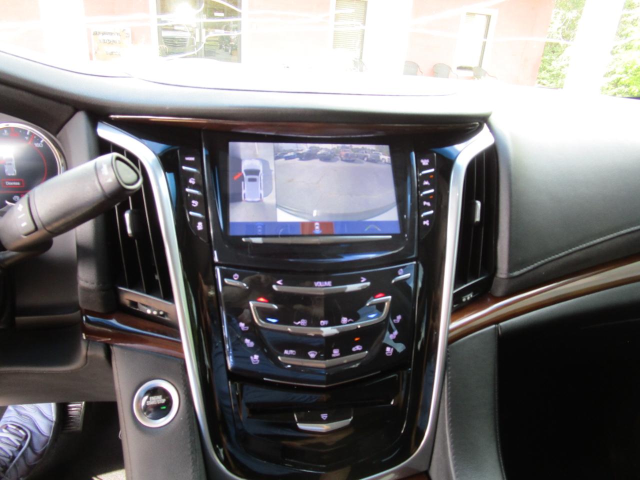 Cadillac Escalade 2WD 4dr Luxury 2020