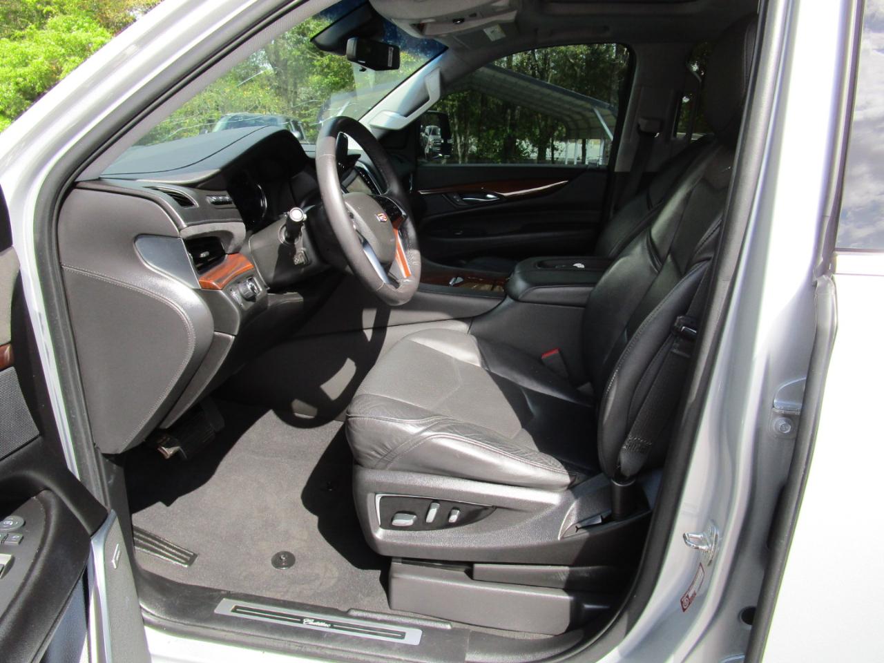 Cadillac Escalade 2WD 4dr Luxury 2020