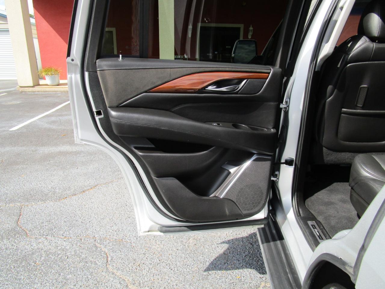 Cadillac Escalade 2WD 4dr Luxury 2020