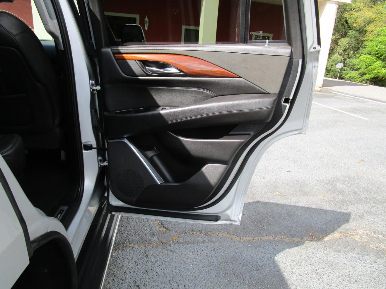 Cadillac Escalade 2WD 4dr Luxury 2020