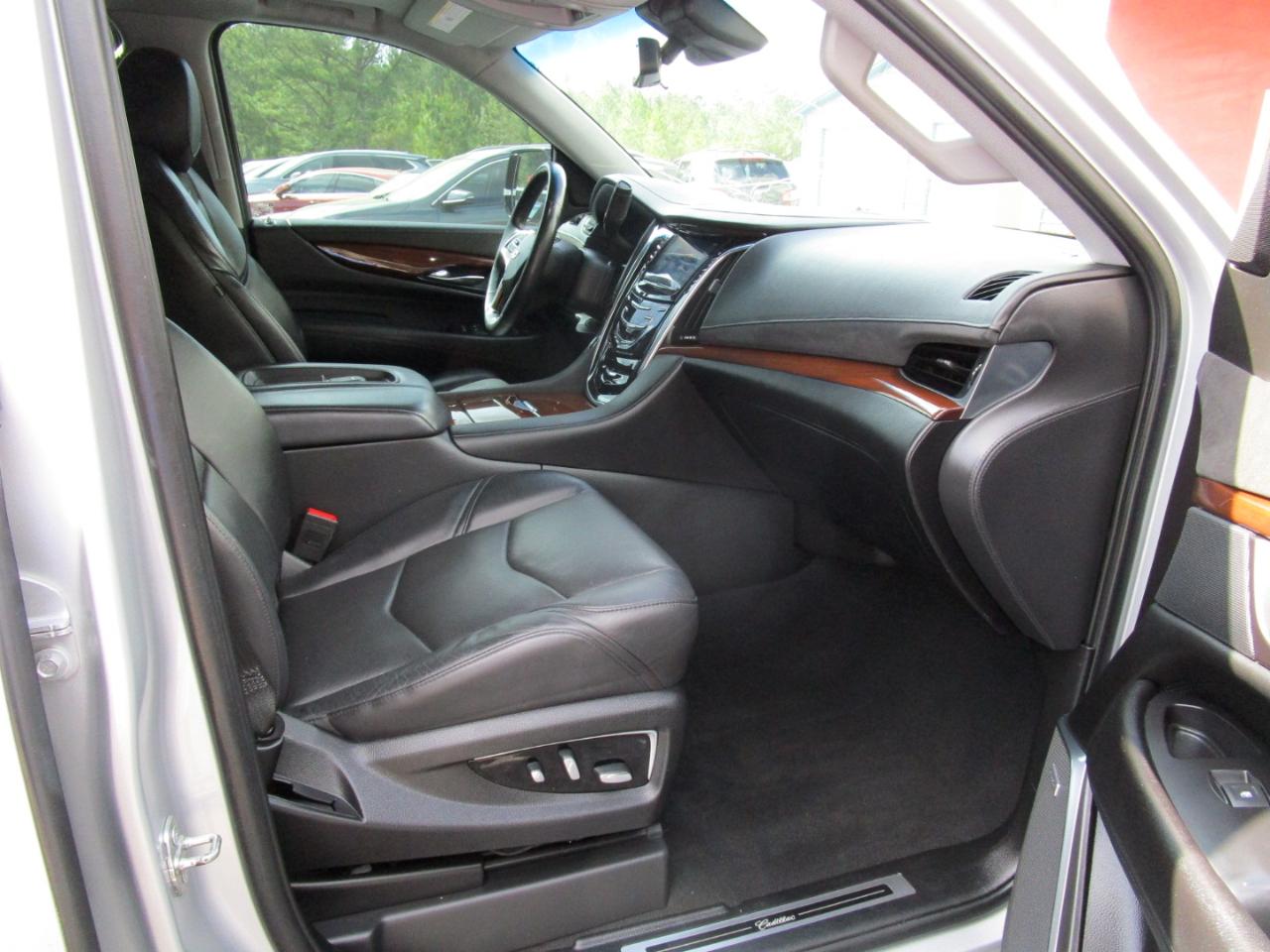 Cadillac Escalade 2WD 4dr Luxury 2020