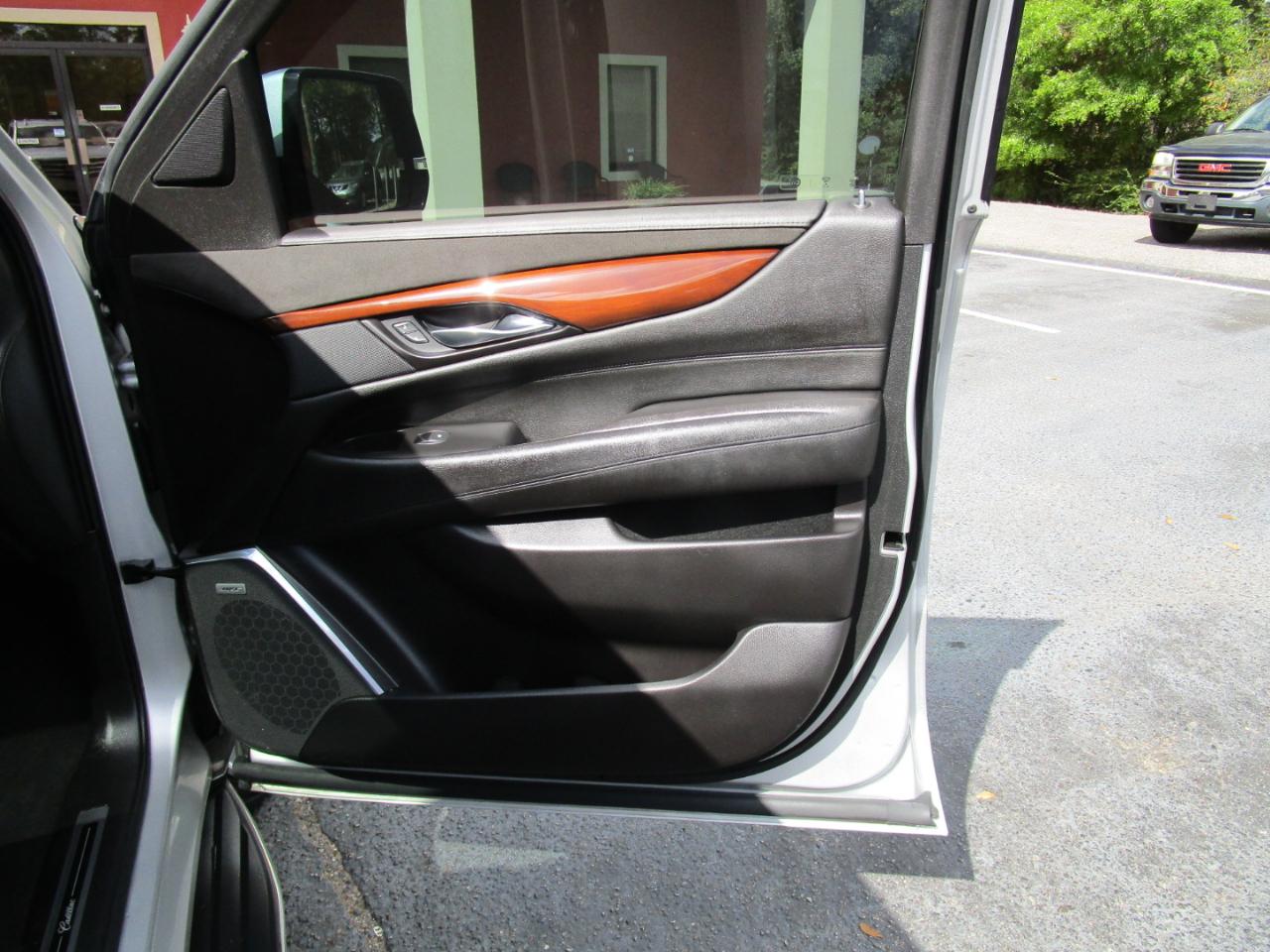 Cadillac Escalade 2WD 4dr Luxury 2020