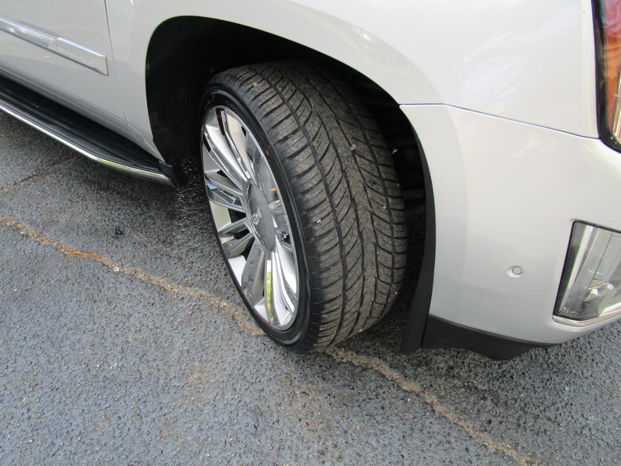 Cadillac Escalade 2WD 4dr Luxury 2020