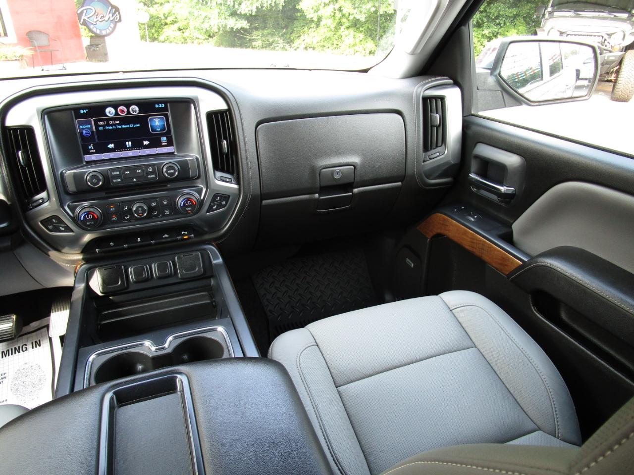 Chevrolet Silverado 1500 2WD Crew Cab 143.5" LTZ w/1LZ 2015