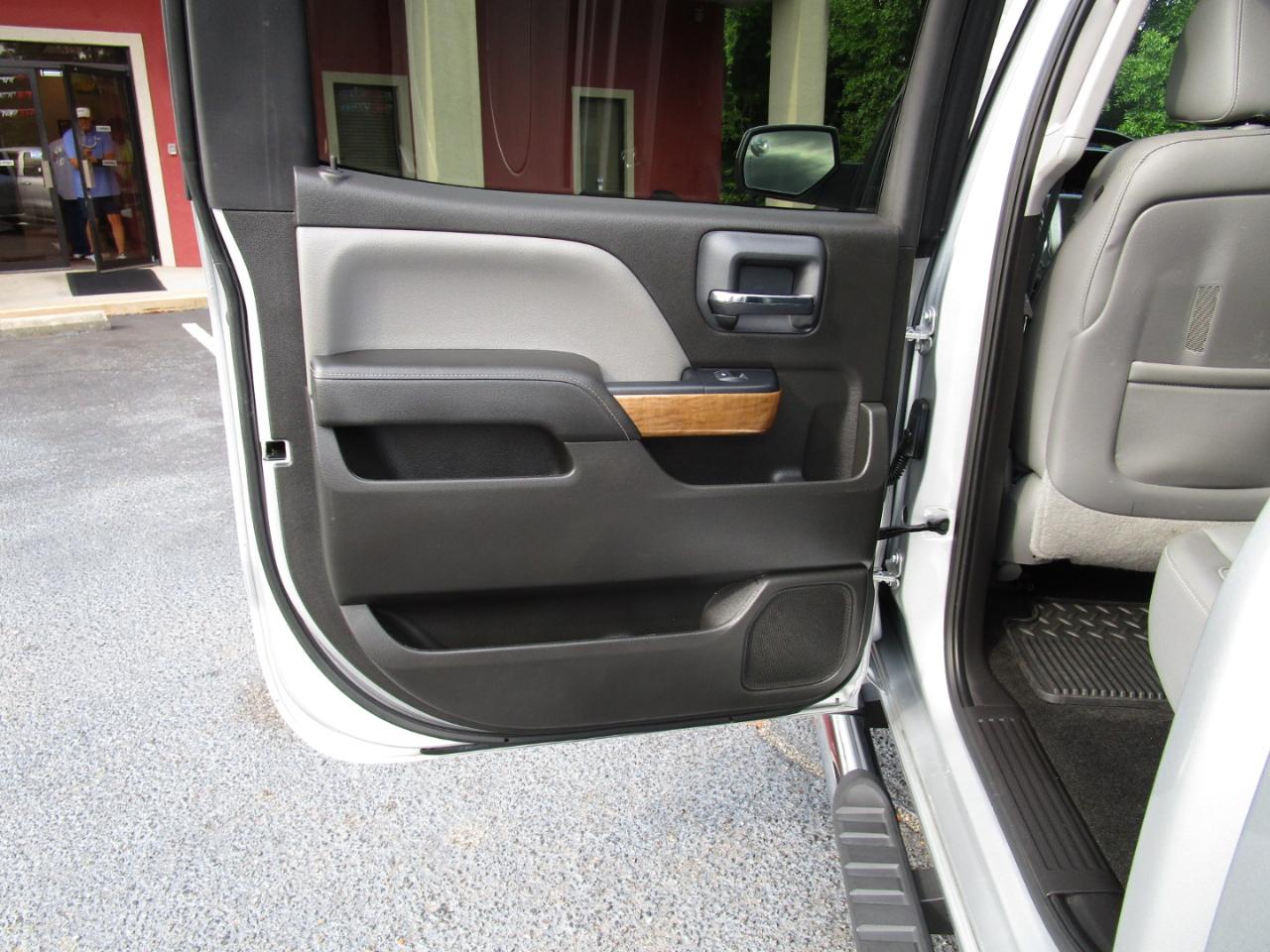 Chevrolet Silverado 1500 2WD Crew Cab 143.5" LTZ w/1LZ 2015