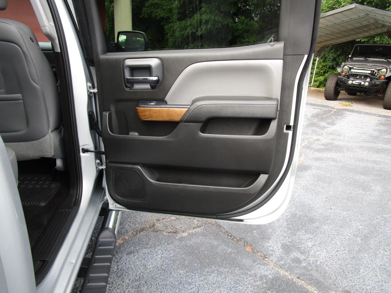 Chevrolet Silverado 1500 2WD Crew Cab 143.5" LTZ w/1LZ 2015