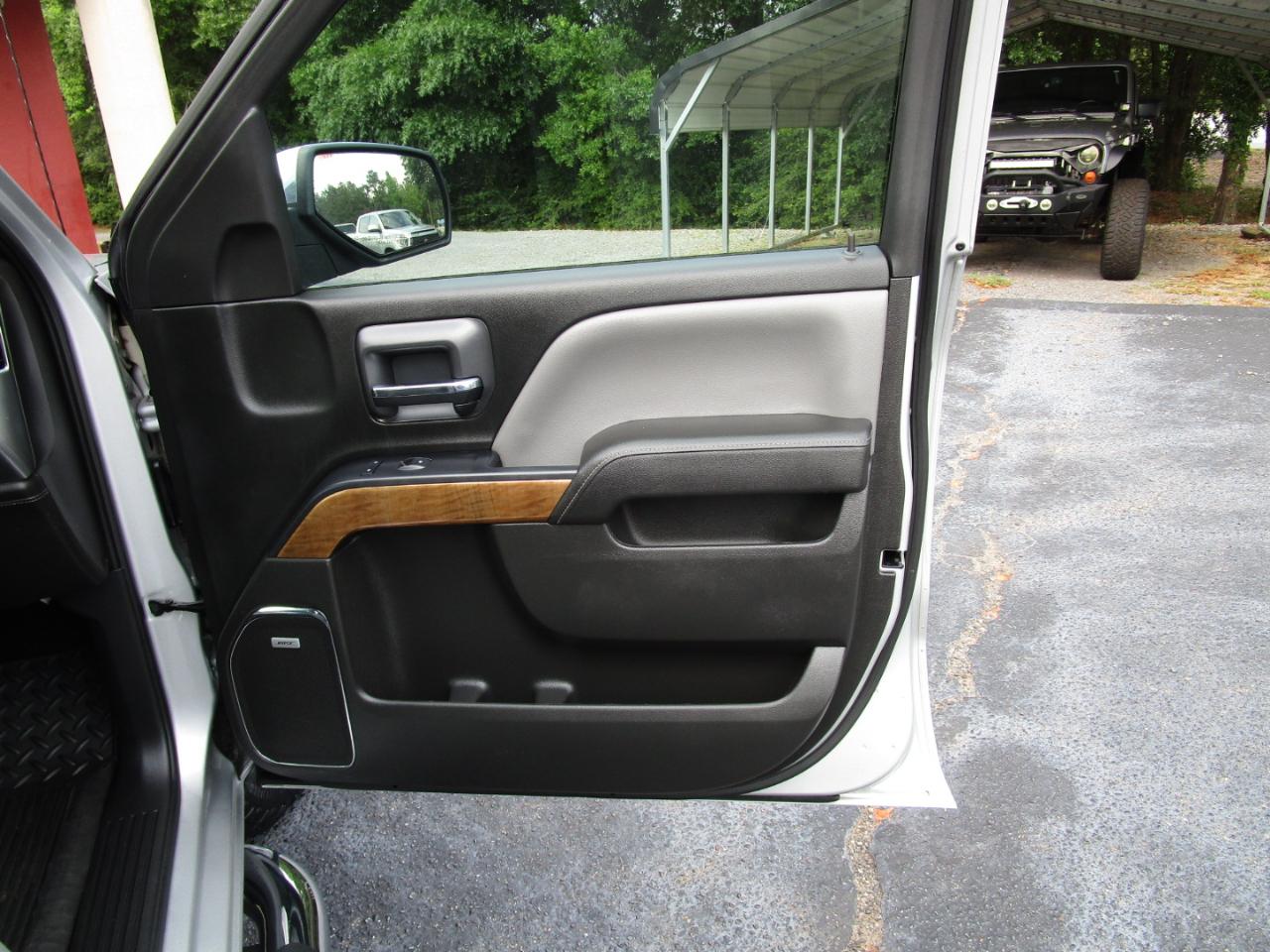 Chevrolet Silverado 1500 2WD Crew Cab 143.5" LTZ w/1LZ 2015