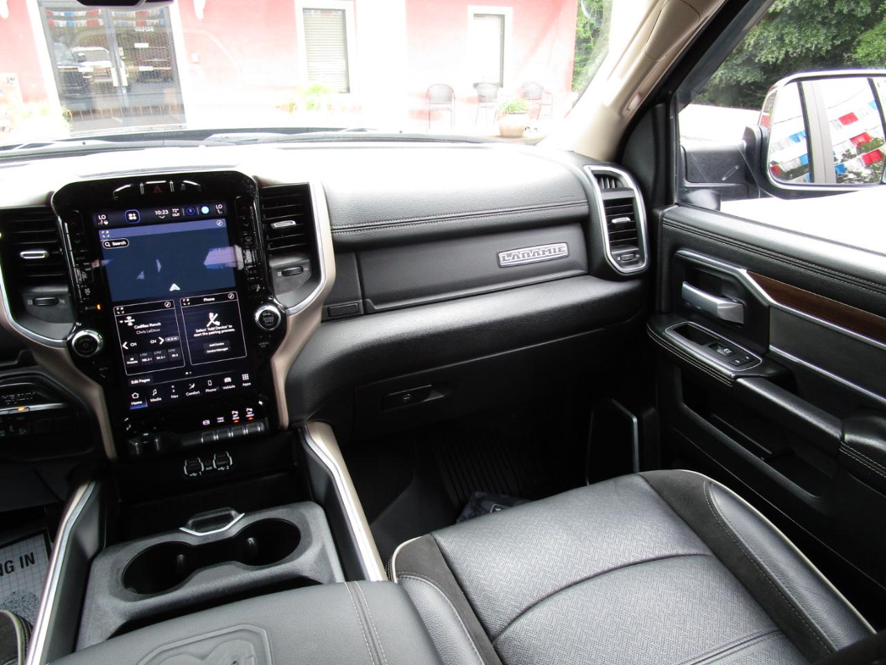 RAM 2500 Laramie 4x4 Crew Cab 6'4" Box 2022