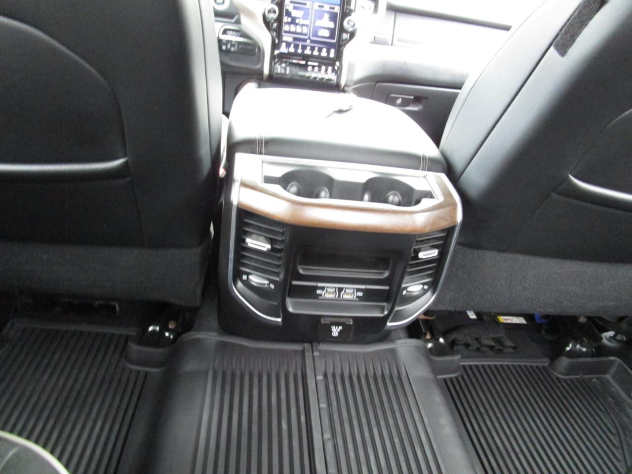 RAM 2500 Laramie 4x4 Crew Cab 6'4" Box 2022
