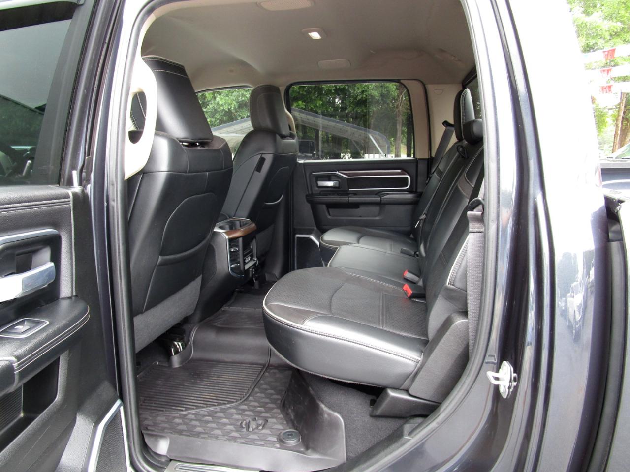 RAM 2500 Laramie 4x4 Crew Cab 6'4" Box 2022