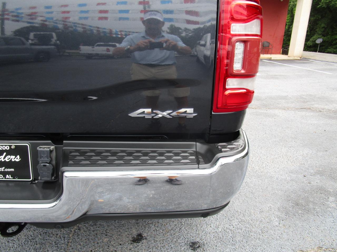 RAM 2500 Laramie 4x4 Crew Cab 6'4" Box 2022