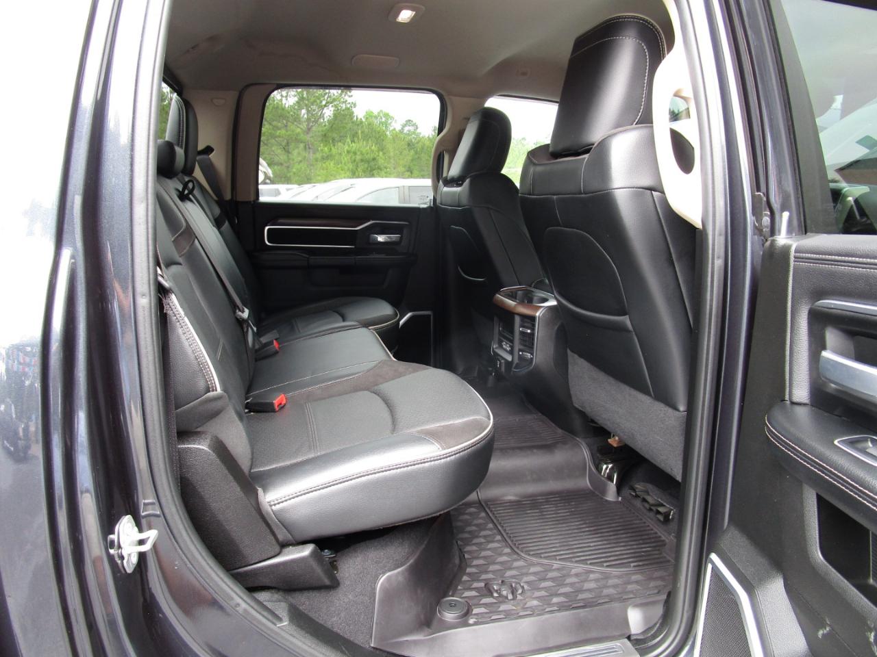 RAM 2500 Laramie 4x4 Crew Cab 6'4" Box 2022