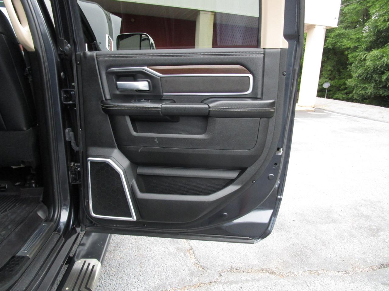 RAM 2500 Laramie 4x4 Crew Cab 6'4" Box 2022