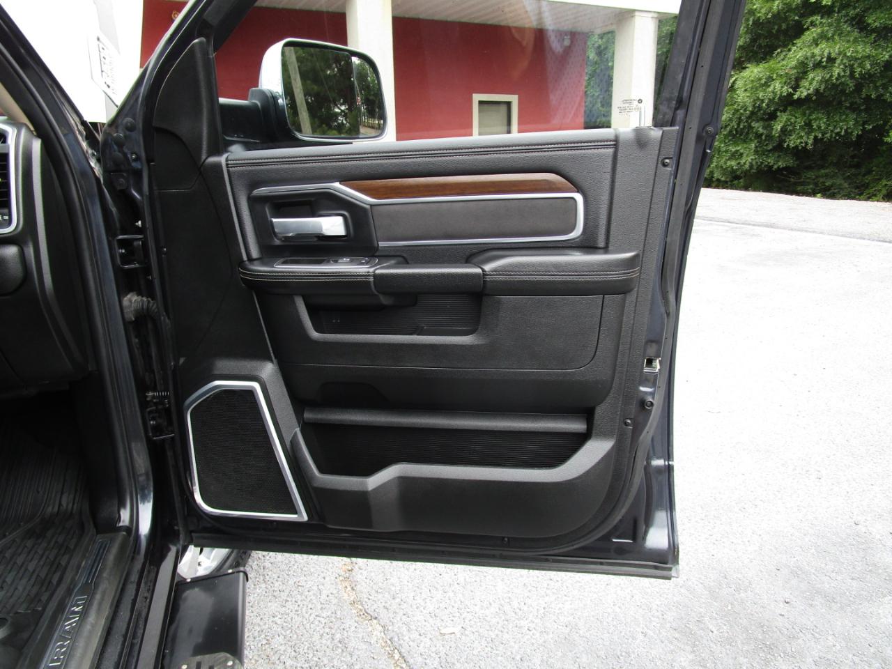 RAM 2500 Laramie 4x4 Crew Cab 6'4" Box 2022