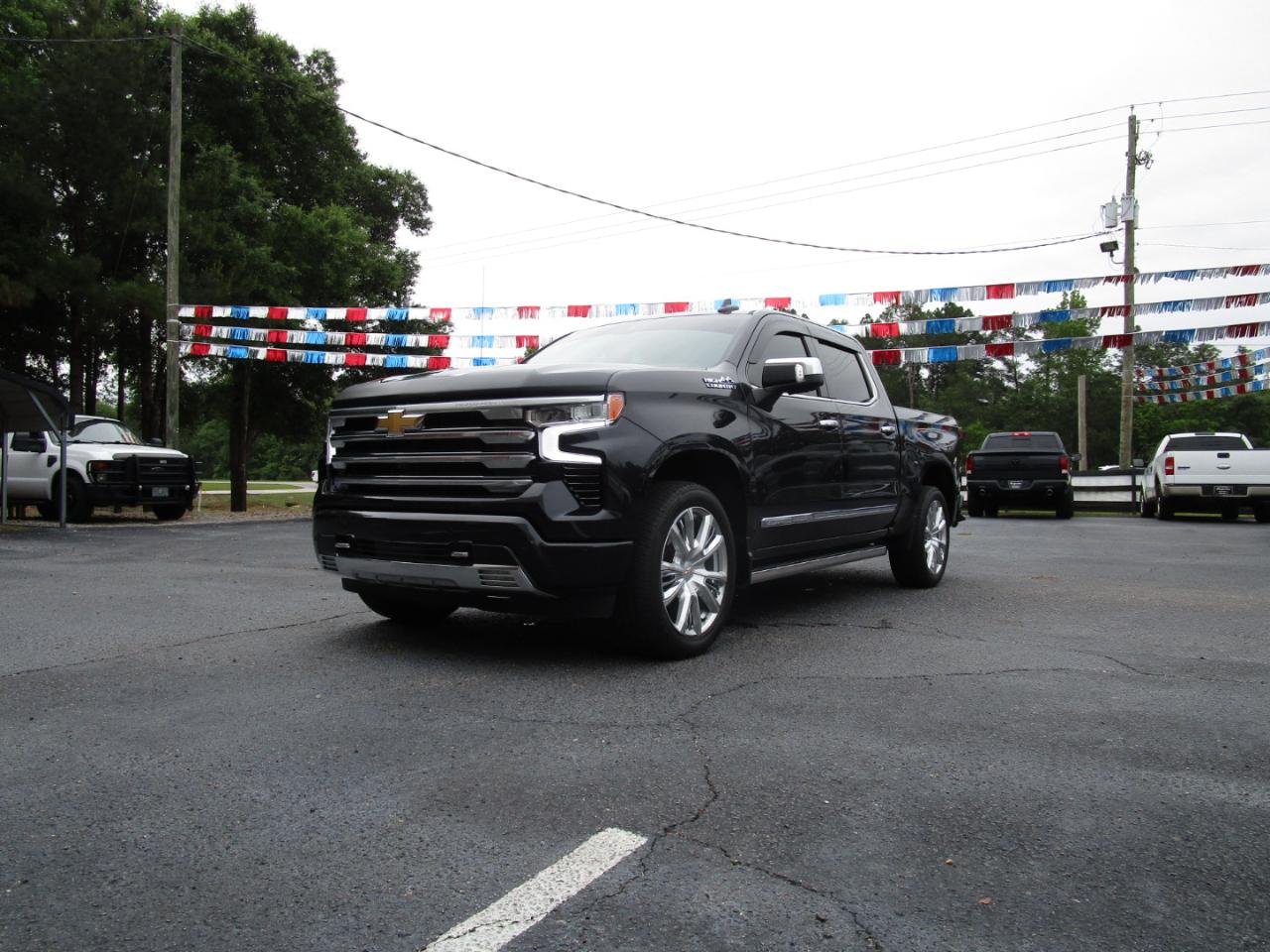 Chevrolet Silverado 1500 4WD Crew Cab 147" High Country 2023