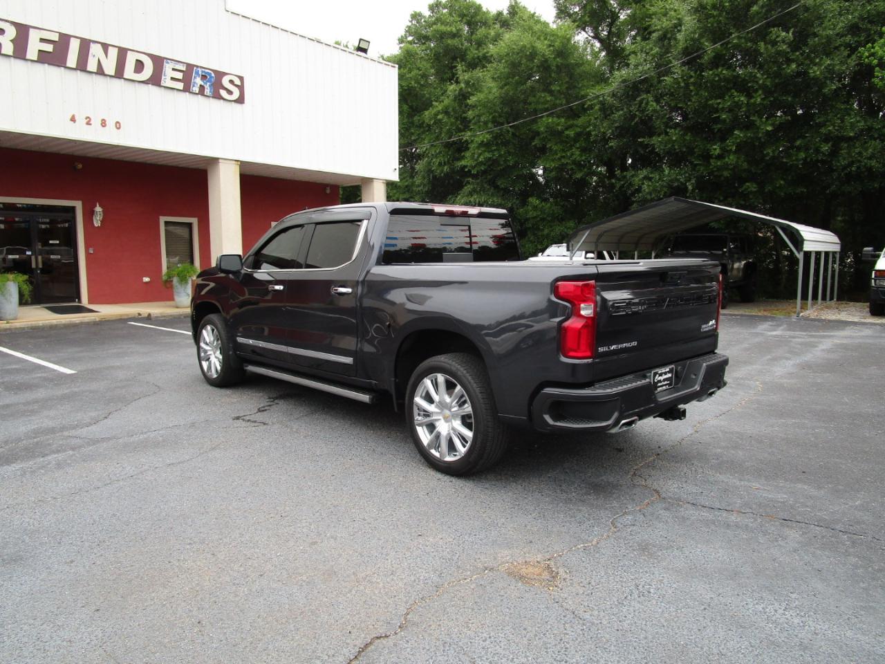 Chevrolet Silverado 1500 4WD Crew Cab 147" High Country 2023