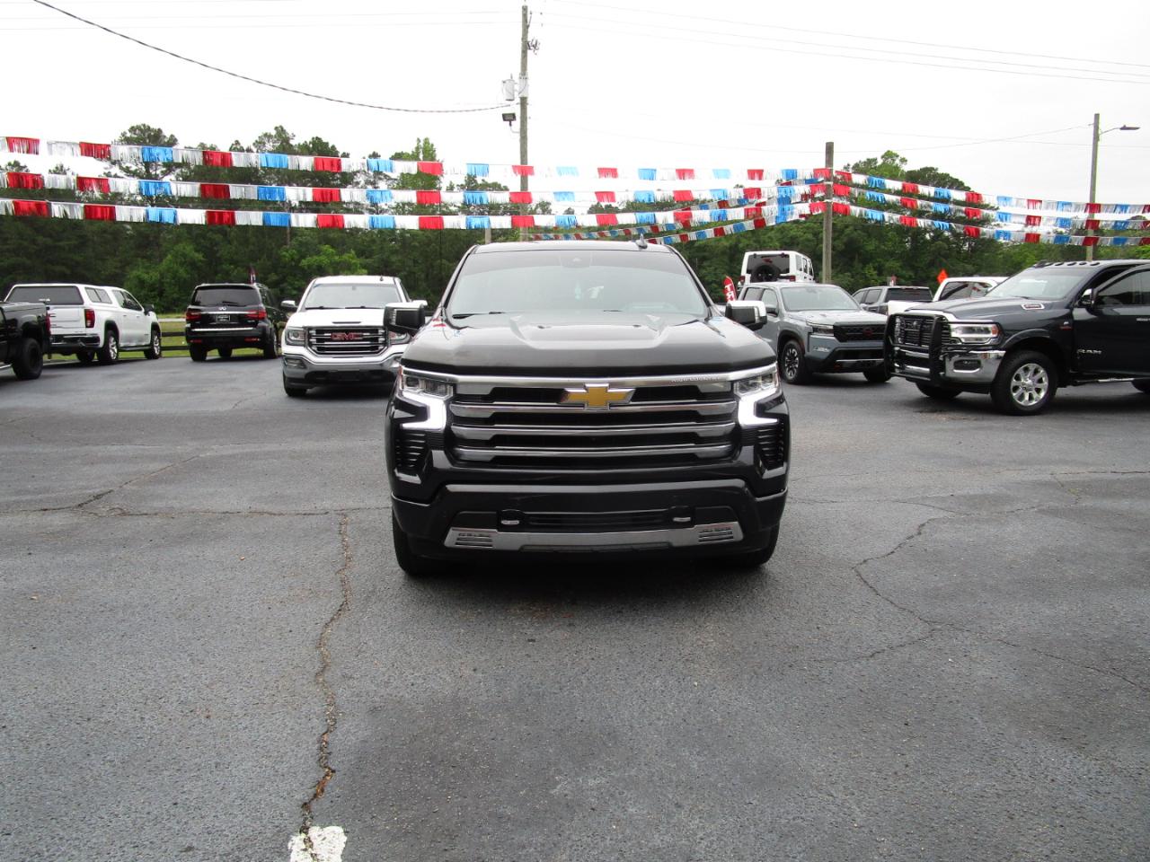 Chevrolet Silverado 1500 4WD Crew Cab 147" High Country 2023