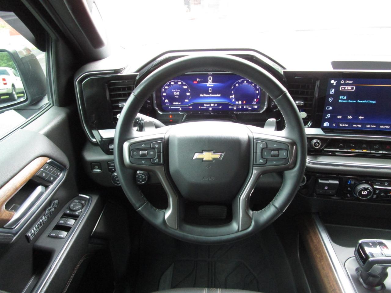 Chevrolet Silverado 1500 4WD Crew Cab 147" High Country 2023