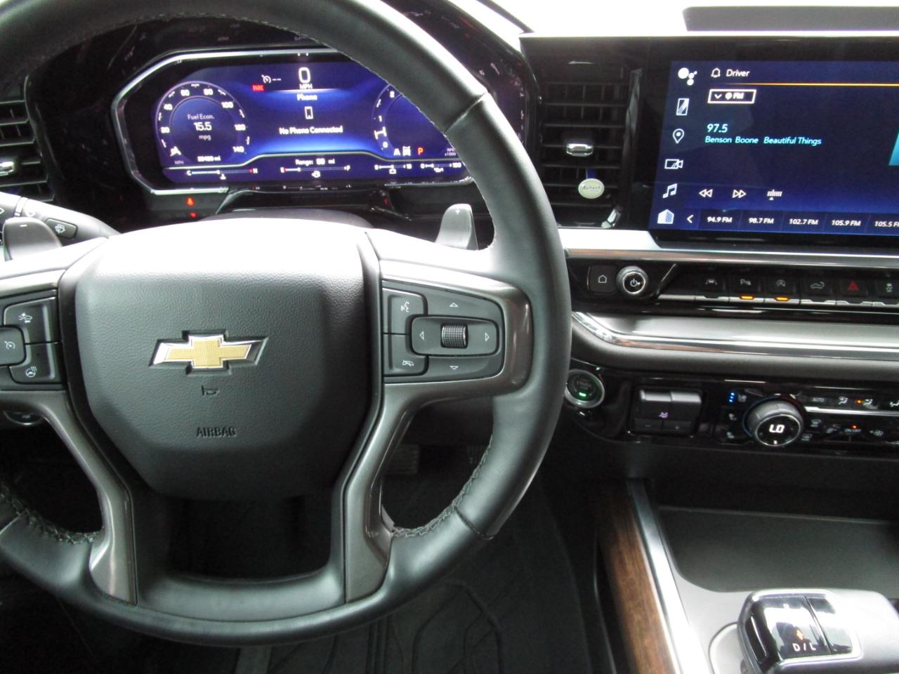 Chevrolet Silverado 1500 4WD Crew Cab 147" High Country 2023