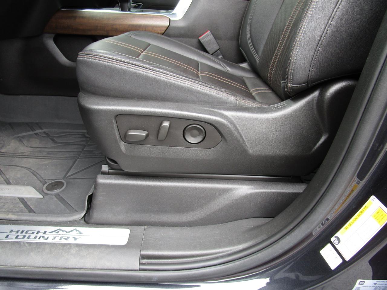 Chevrolet Silverado 1500 4WD Crew Cab 147" High Country 2023