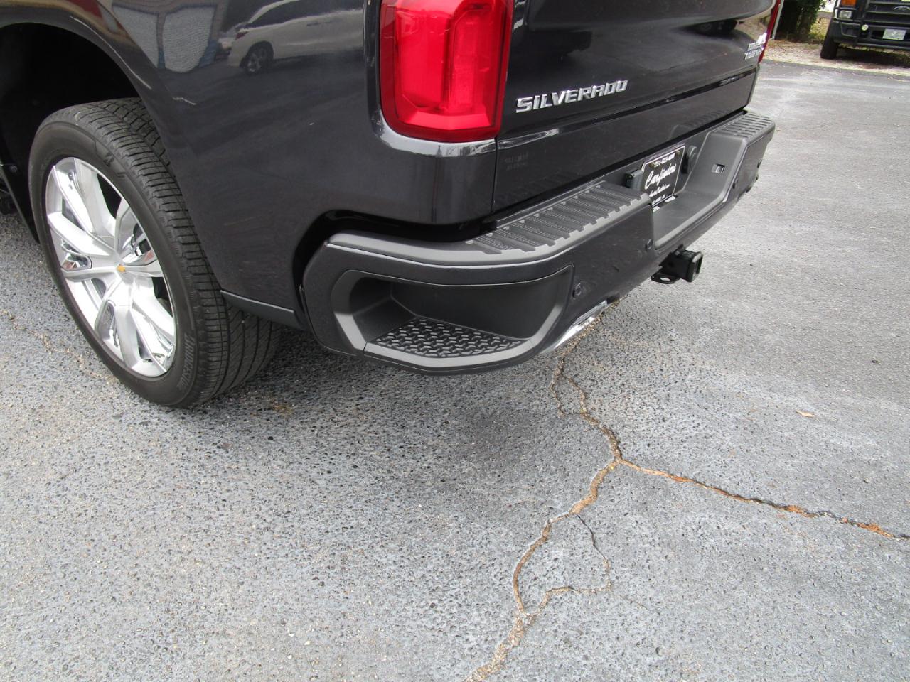 Chevrolet Silverado 1500 4WD Crew Cab 147" High Country 2023