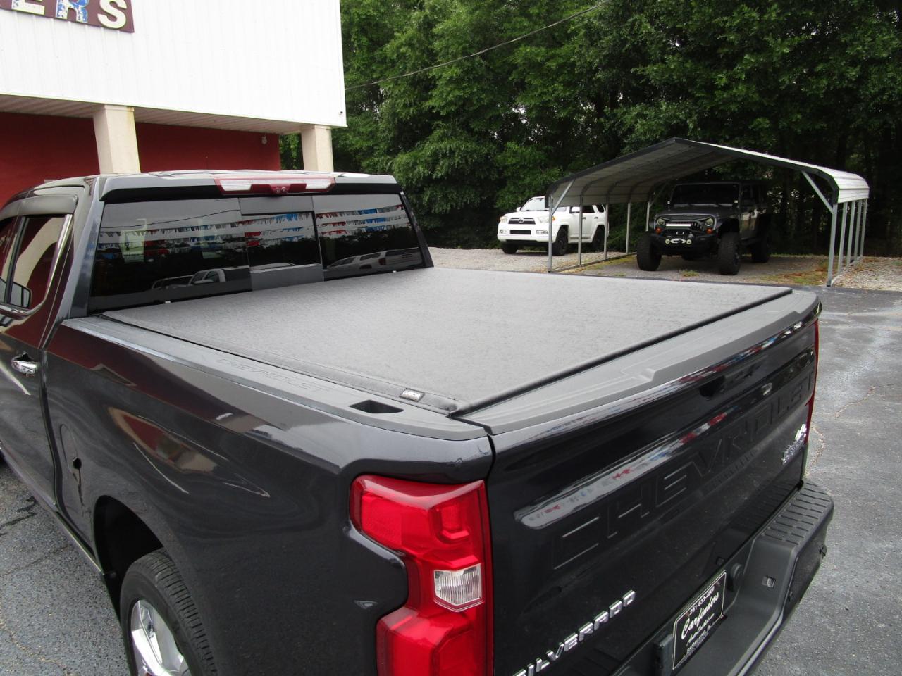 Chevrolet Silverado 1500 4WD Crew Cab 147" High Country 2023