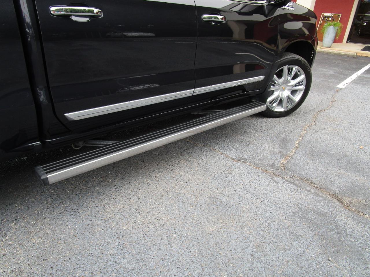Chevrolet Silverado 1500 4WD Crew Cab 147" High Country 2023