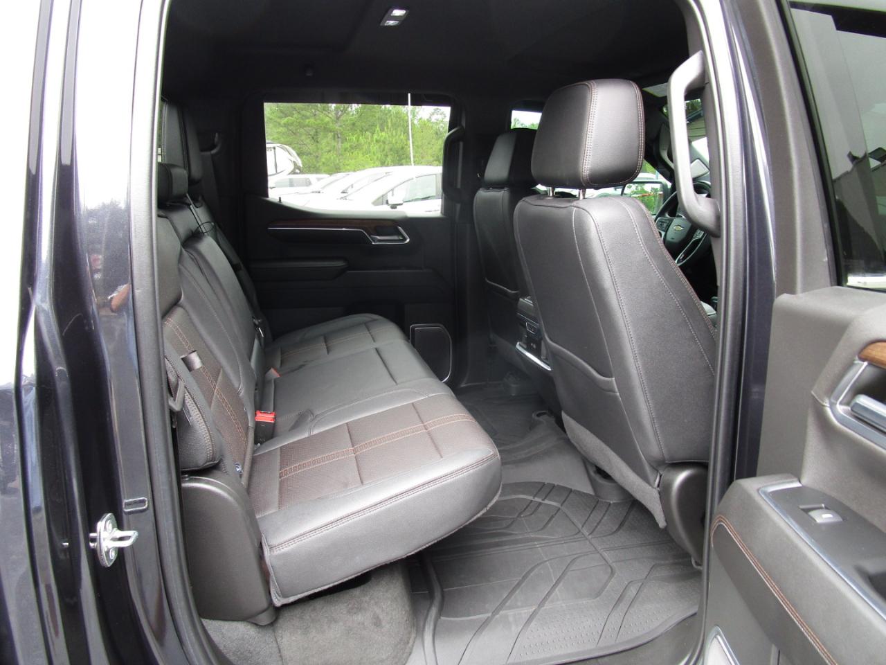 Chevrolet Silverado 1500 4WD Crew Cab 147" High Country 2023