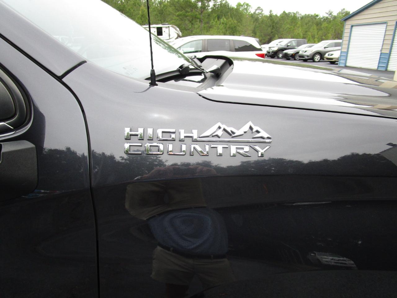 Chevrolet Silverado 1500 4WD Crew Cab 147" High Country 2023