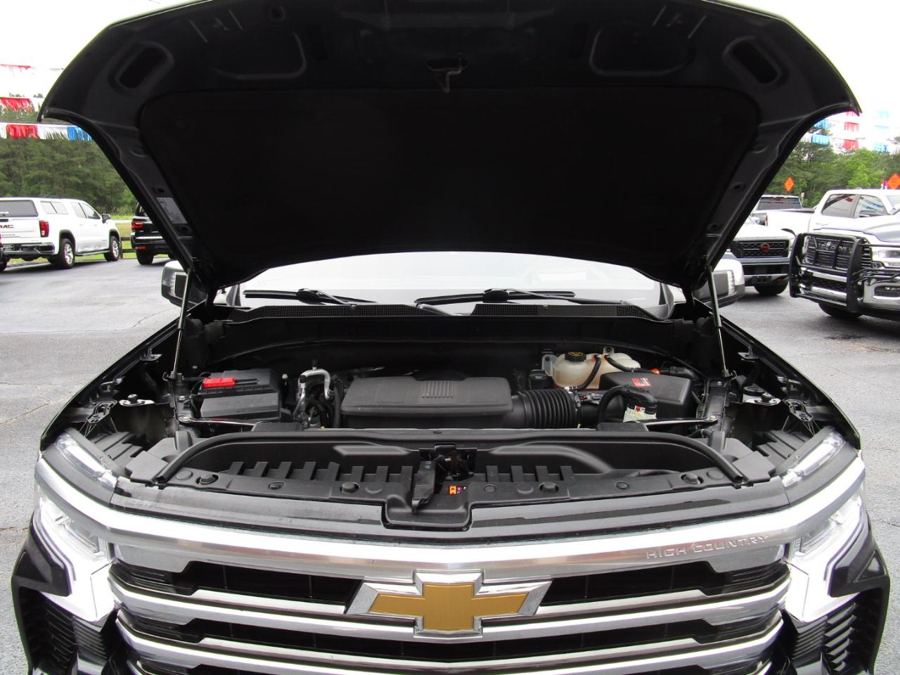 Chevrolet Silverado 1500 4WD Crew Cab 147" High Country 2023