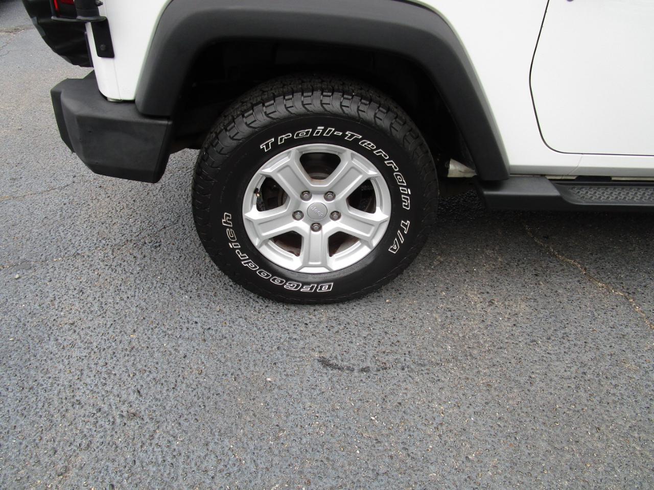 Jeep Wrangler 4WD 2dr Sport 2012